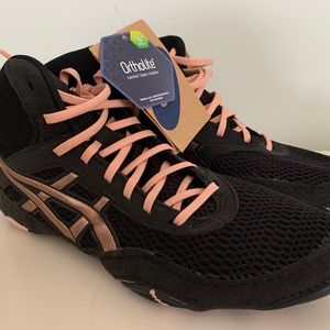 NWT Asics MatBlazer Wrestling Shoes in Black/Rose Gold - Womens size 8